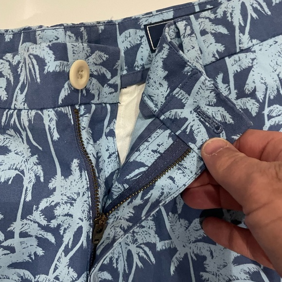 SOLD Vineyard Vines Men’s Classic Fit 9” Breaker Shorts Blue with Palm Tree‎ Pri - Picture 4 of 6
